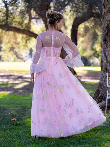 Vestido de fiesta de tul rosa hasta el suelo con cuello ilusión