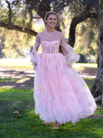 Vestido de fiesta de tul rosa hasta el suelo con cuello ilusión