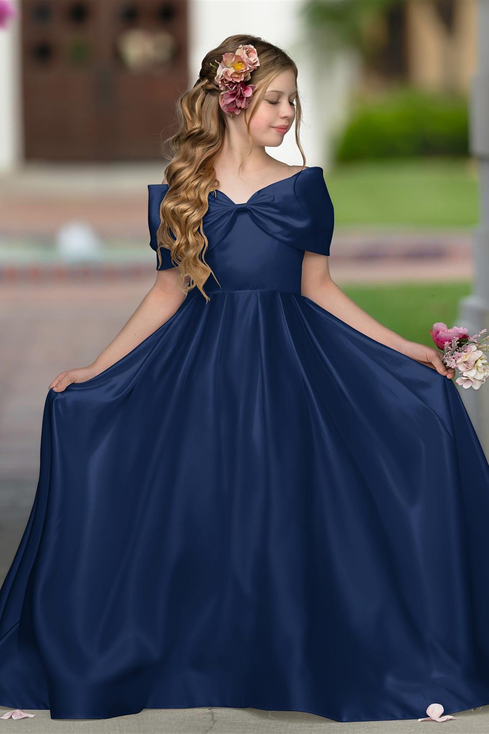Elegant Ivory Satin Princess Ball Gown with Sweep Train and Bow for Flower Girls