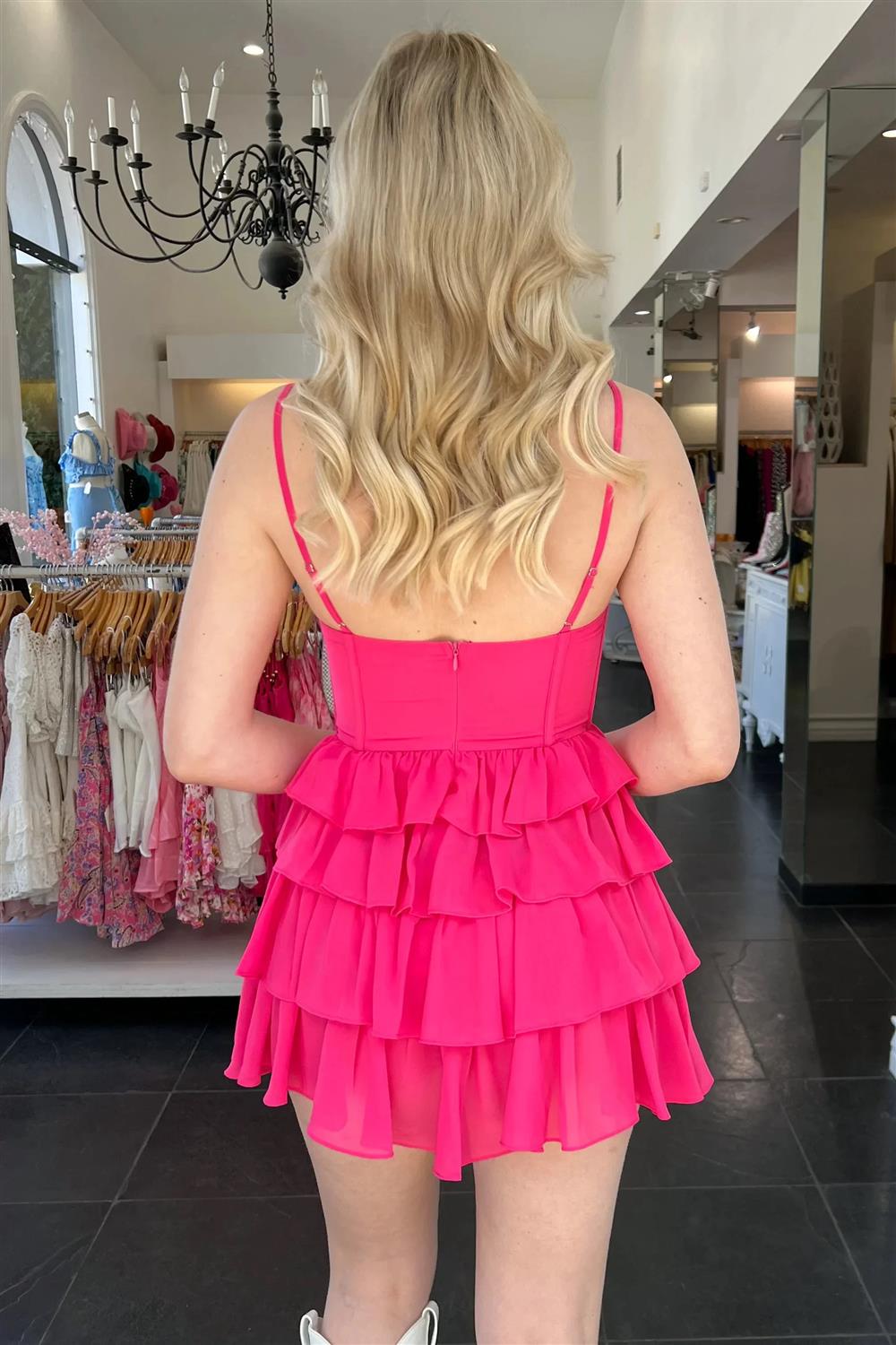 Vestido de fiesta rosa intenso con tirantes finos y corte en A, Y2287