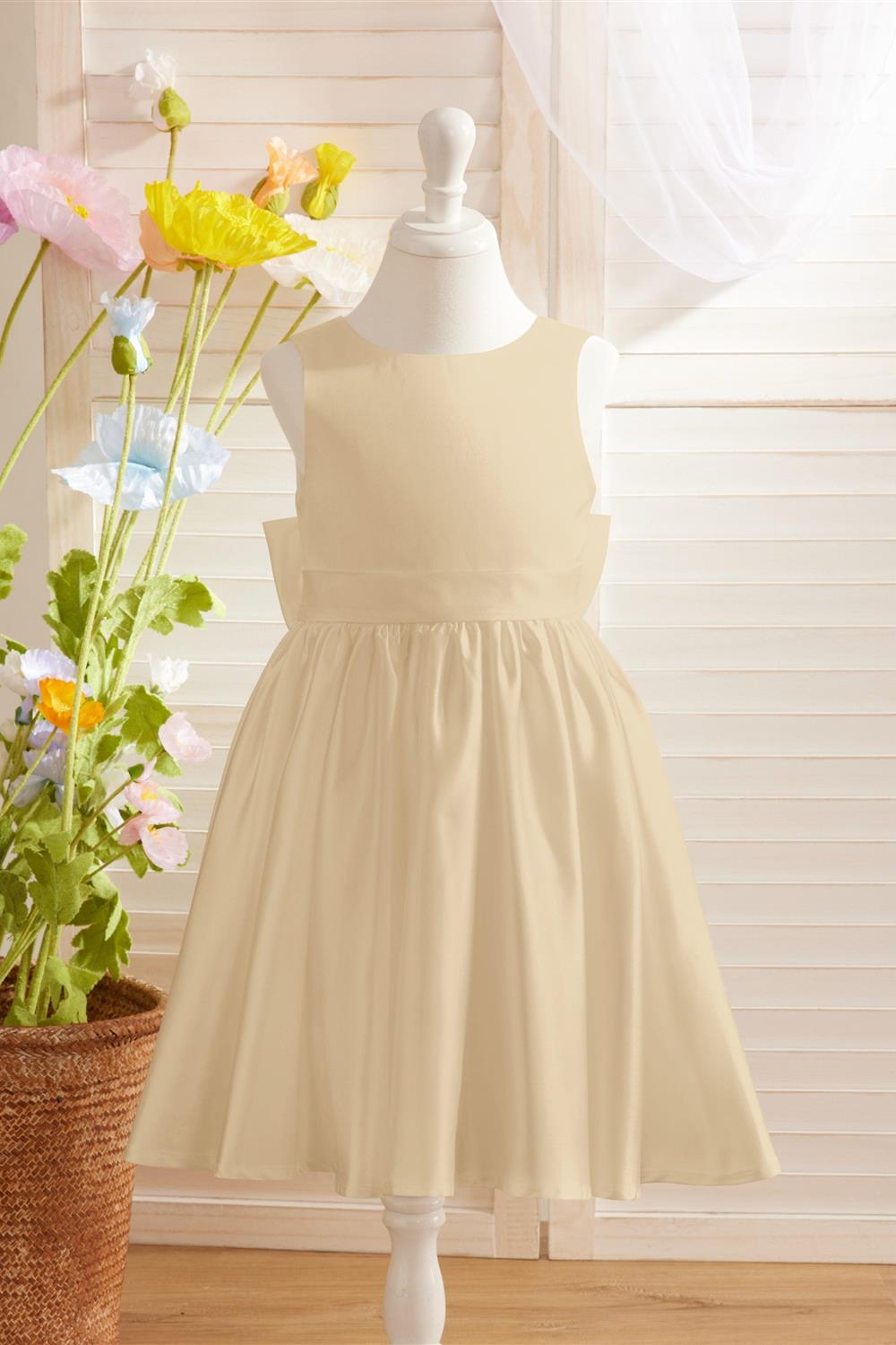 Elegant A-line Satin V-Back Bow Knee-length Flower Girl Dress
