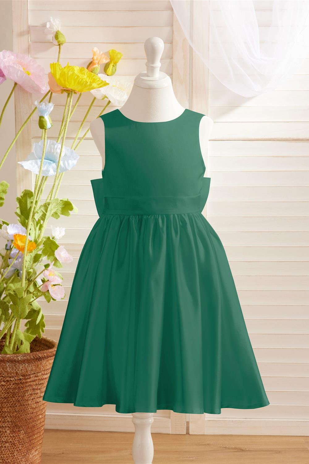 Elegant A-line Satin V-Back Bow Knee-length Flower Girl Dress