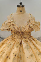 Abito da sposa celeste con scollo a barca, gonna ampia, ricami di stelle e luna e applicazioni floreali perline Ye-2040