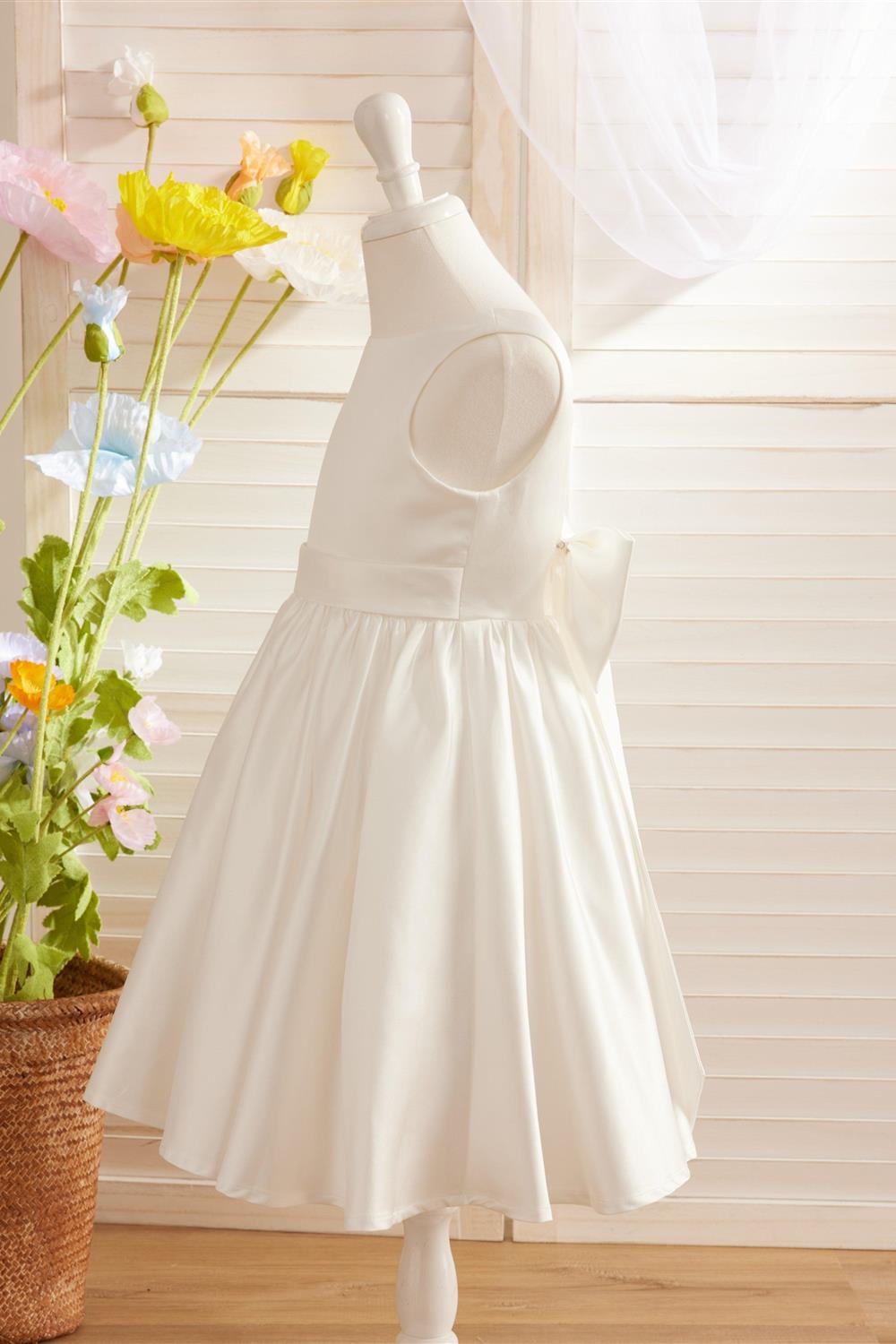 Elegant A-line Satin V-Back Bow Knee-length Flower Girl Dress