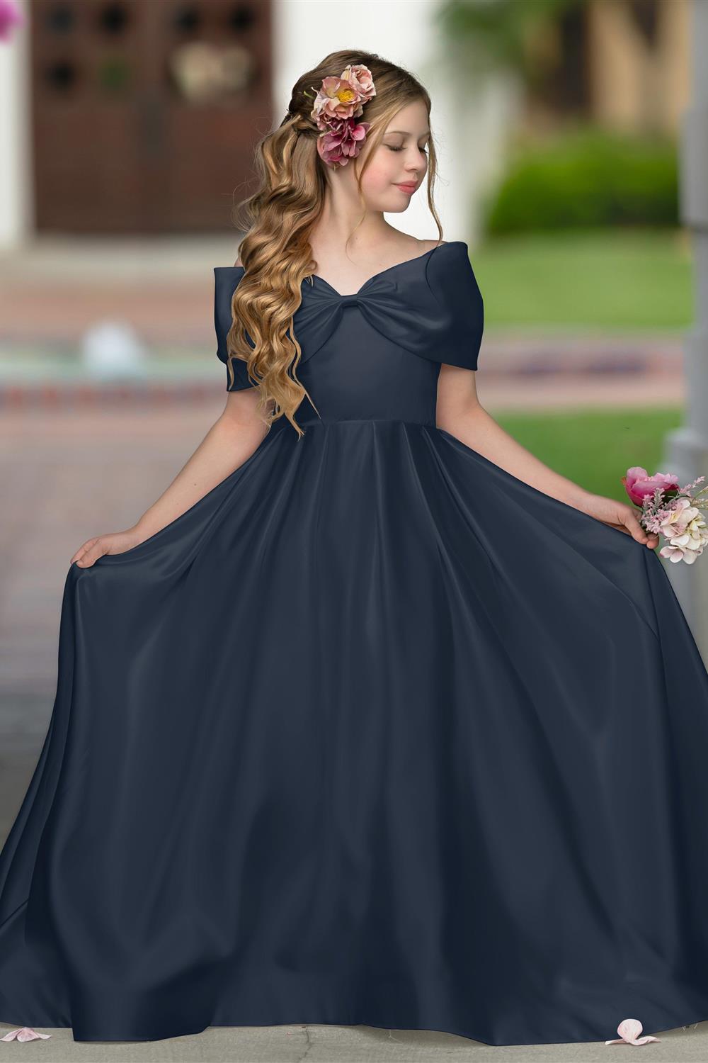 Elegant Ivory Satin Princess Ball Gown with Sweep Train and Bow for Flower Girls