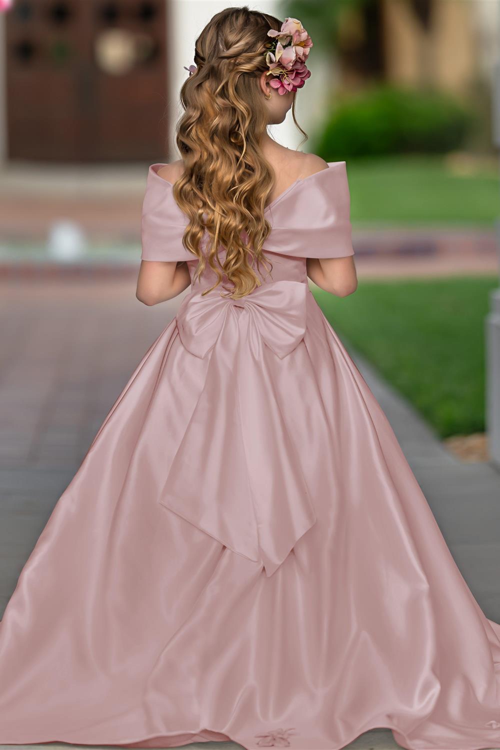 Elegant Ivory Satin Princess Ball Gown with Sweep Train and Bow for Flower Girls