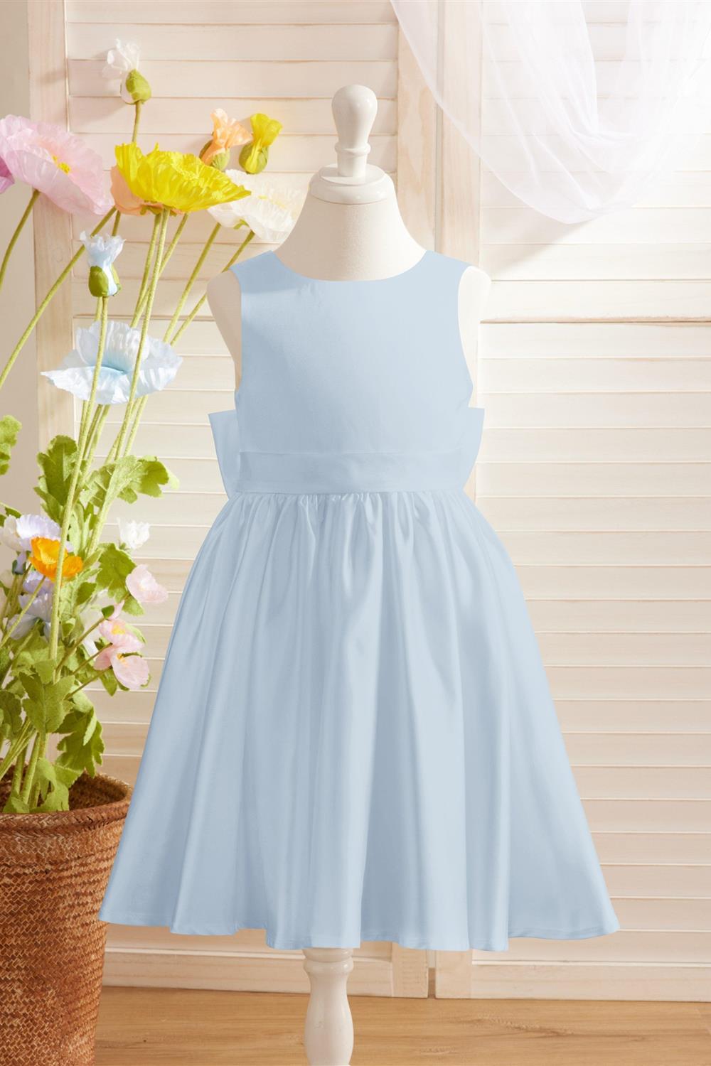Elegant A-line Satin V-Back Bow Knee-length Flower Girl Dress