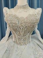 Magnifique robe de bal de mariage à col montant ornée de sequins avec broderie en cristal et manches longues transparentes Ye-2021