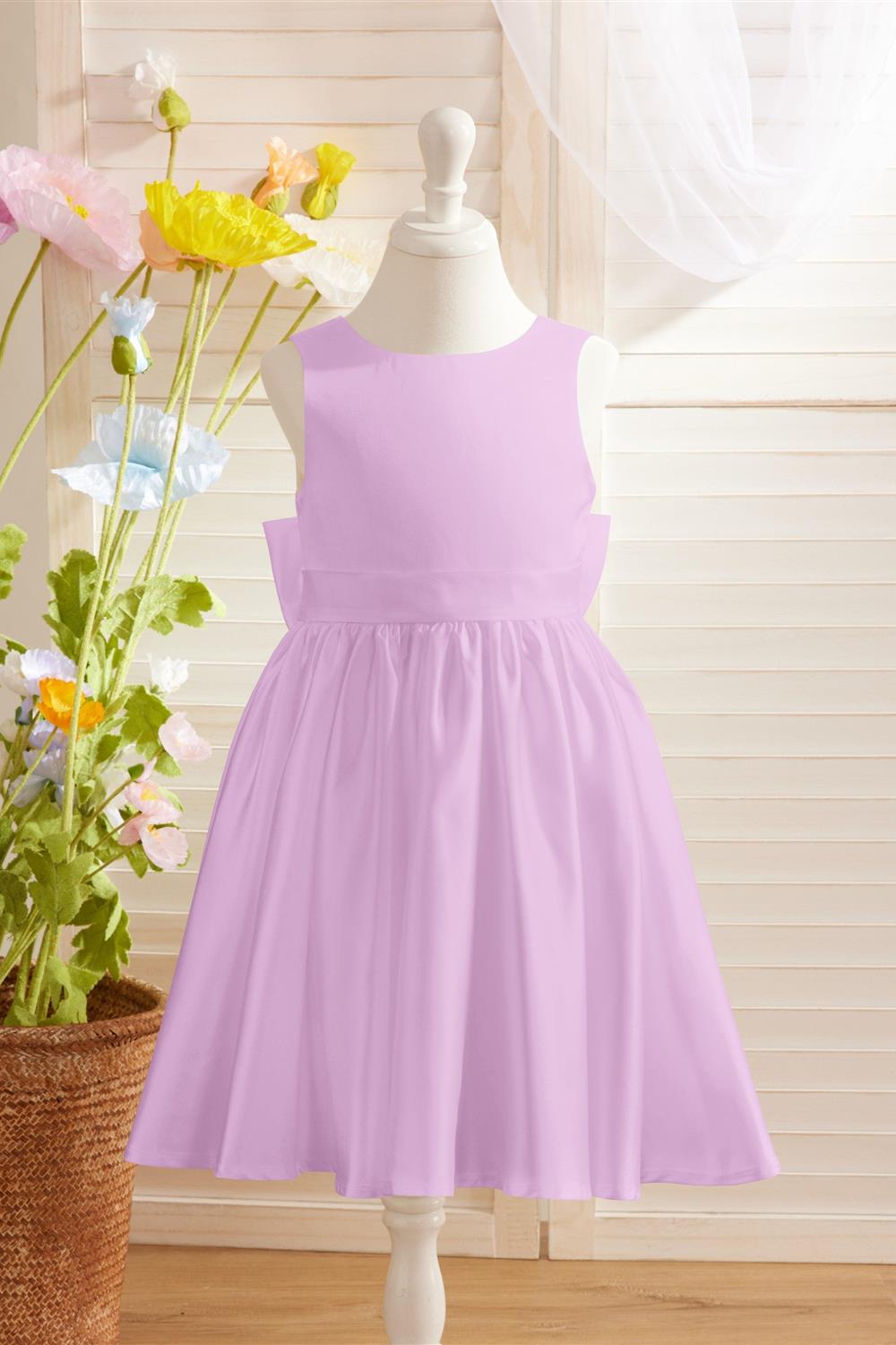 Elegant A-line Satin V-Back Bow Knee-length Flower Girl Dress
