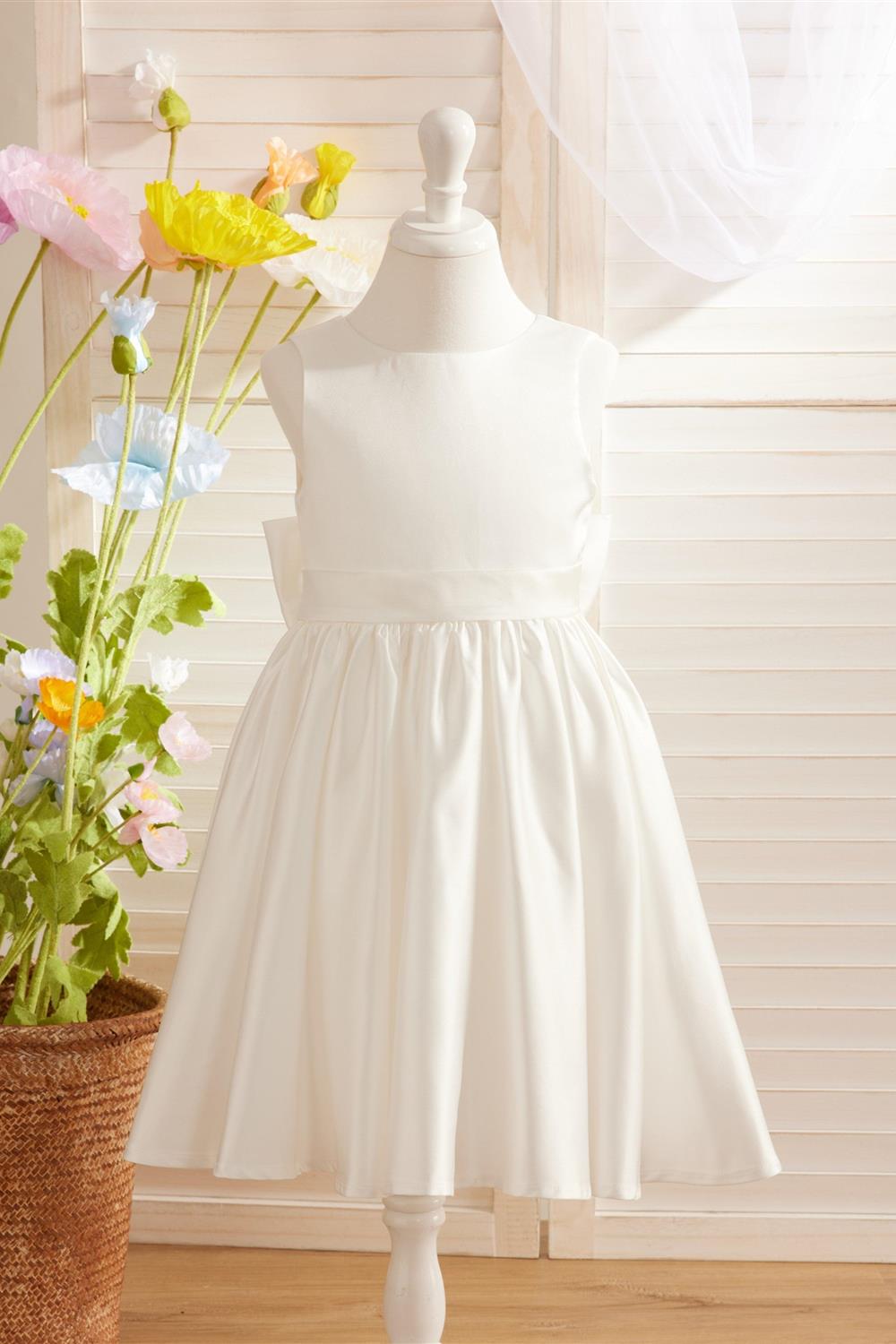 Elegant A-line Satin V-Back Bow Knee-length Flower Girl Dress