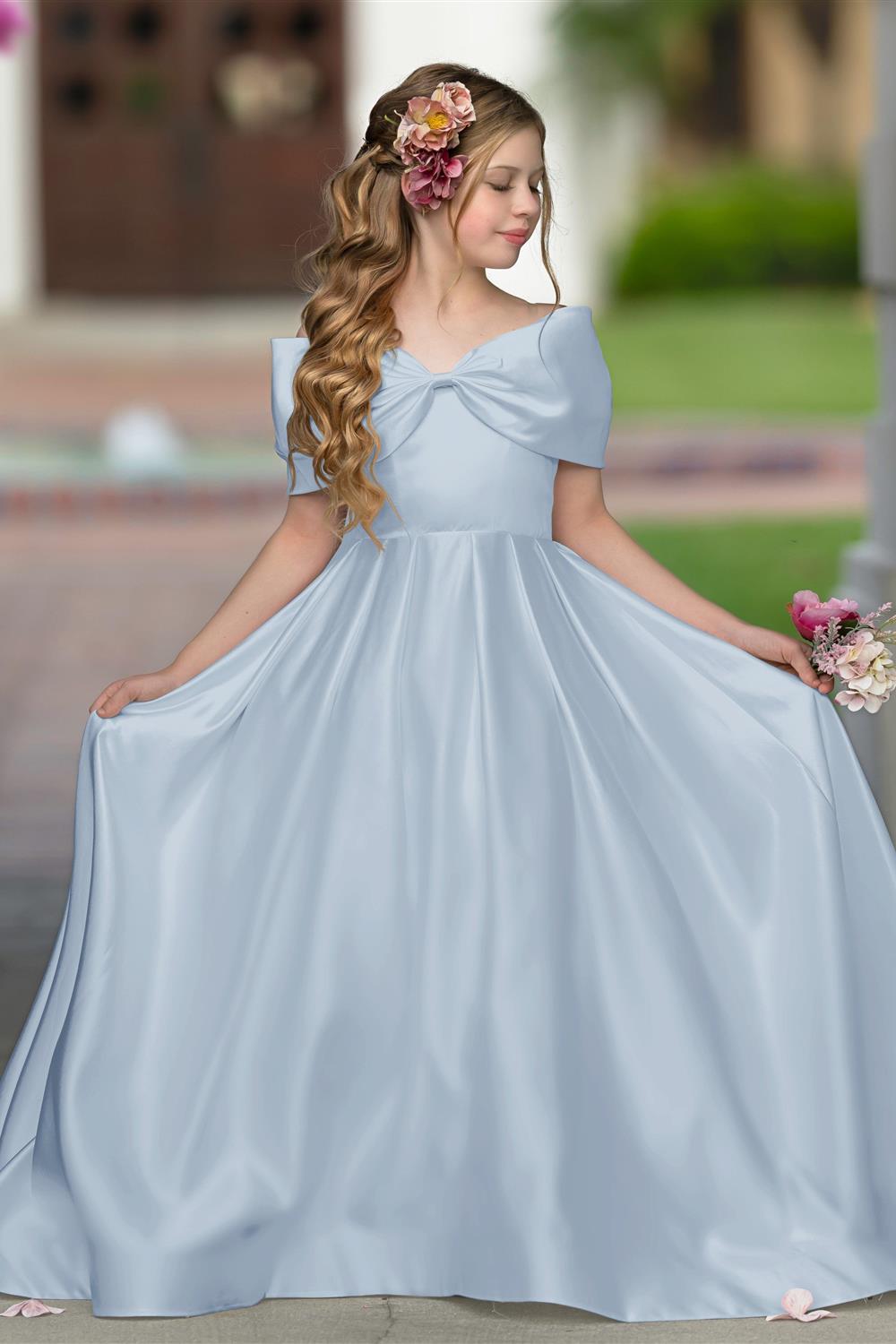 Elegant Ivory Satin Princess Ball Gown with Sweep Train and Bow for Flower Girls