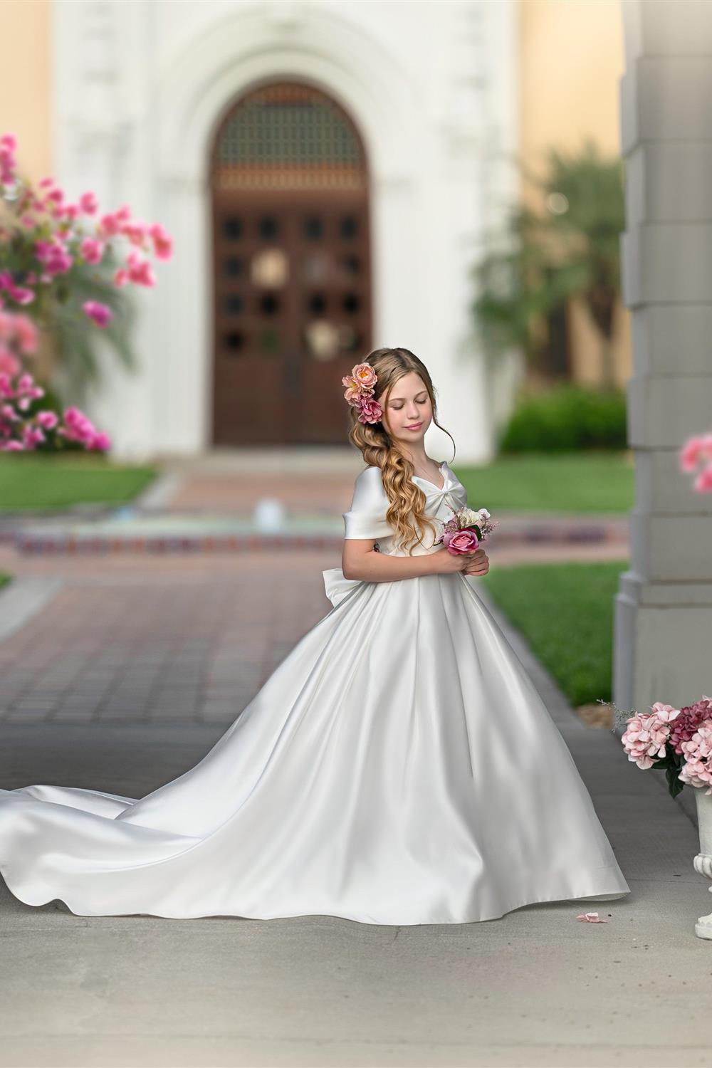 Elegant Ivory Satin Princess Ball Gown with Sweep Train and Bow for Flower Girls