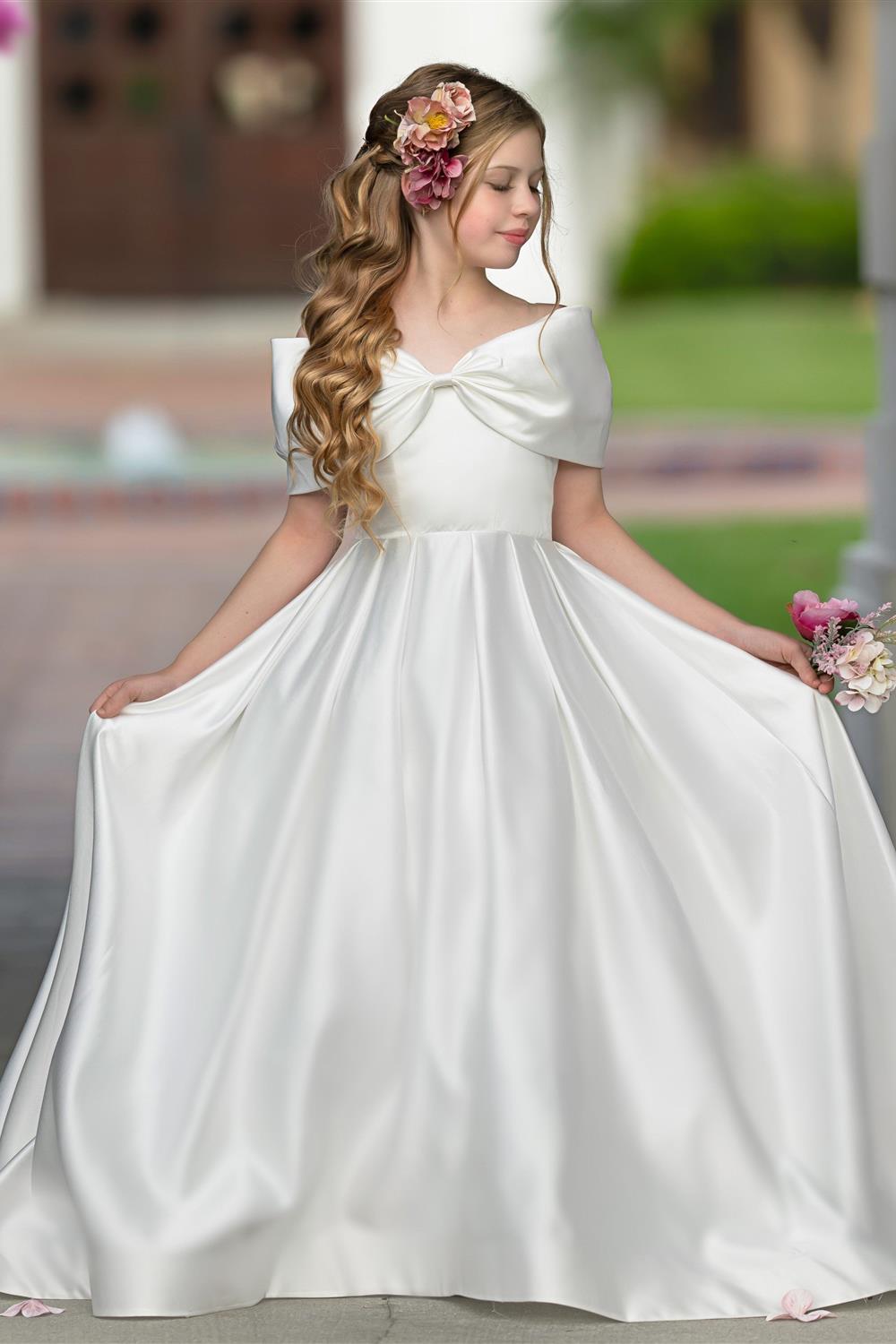 Elegant Ivory Satin Princess Ball Gown with Sweep Train and Bow for Flower Girls