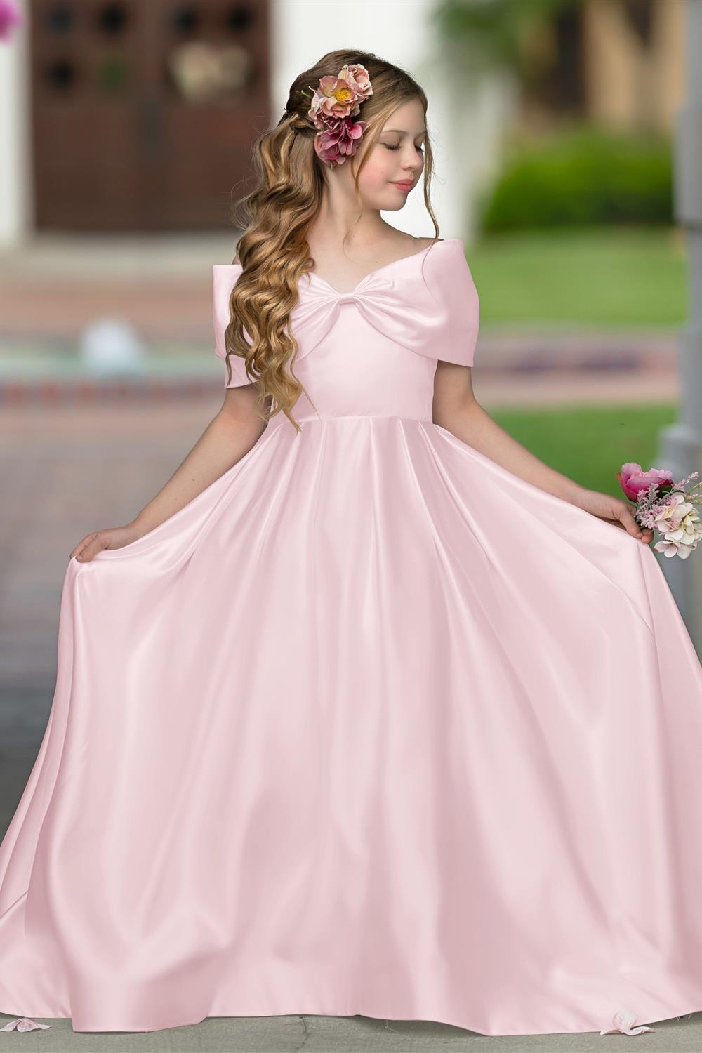 Elegant Ivory Satin Princess Ball Gown with Sweep Train and Bow for Flower Girls