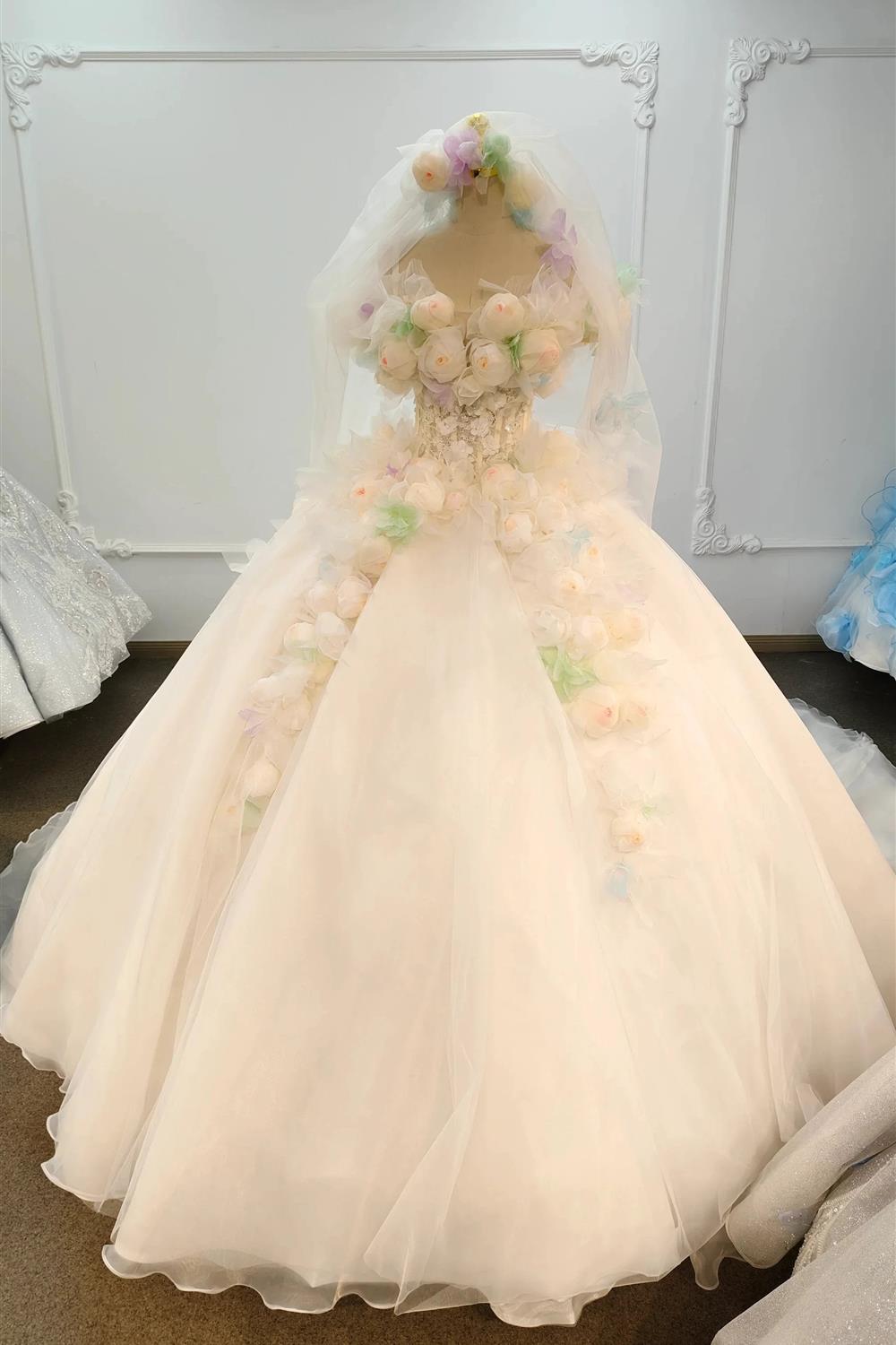 Vestido de Noiva Princesa Encantador com Flores Pastel 3D e Cauda de Tule Transparente Ye-2039