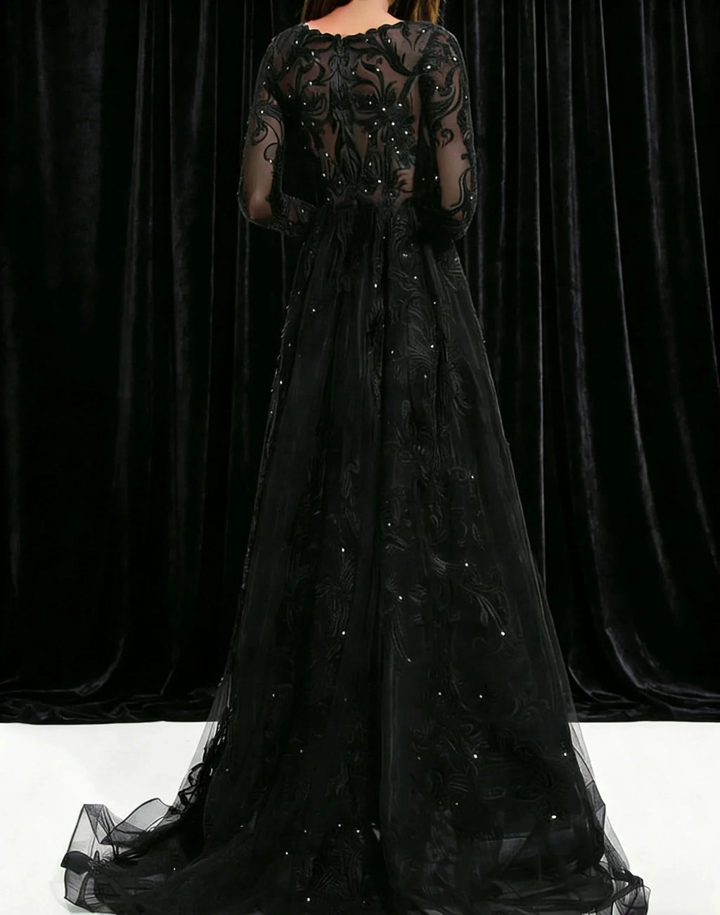 Robe de soirée longue à manches longues en dentelle noire brodée, col en V, jupe en tulle avec traîne, robe de cérémonie