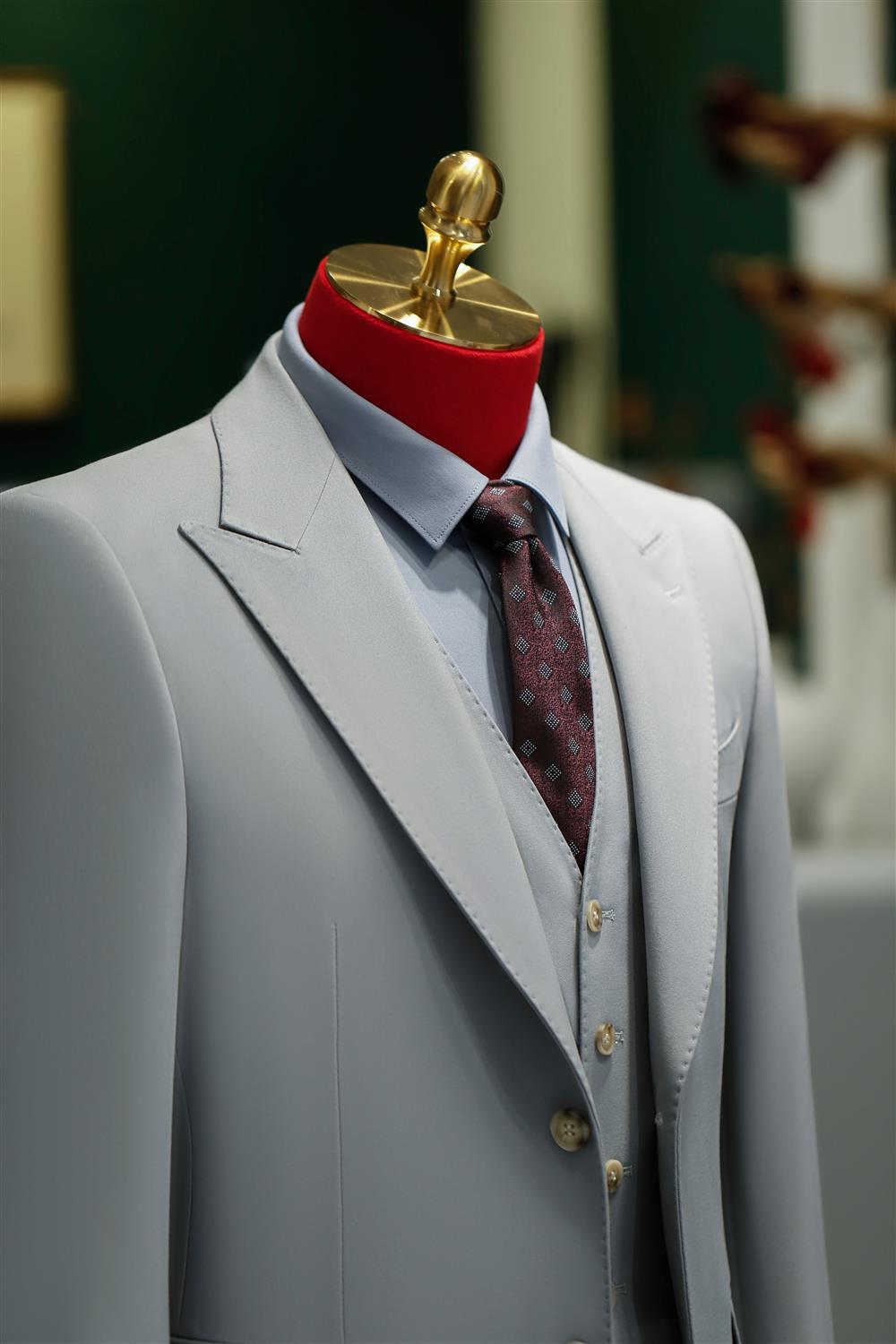 Traje de Tres Piezas en Lana Gris Claro para Novio y Formal de Negocios