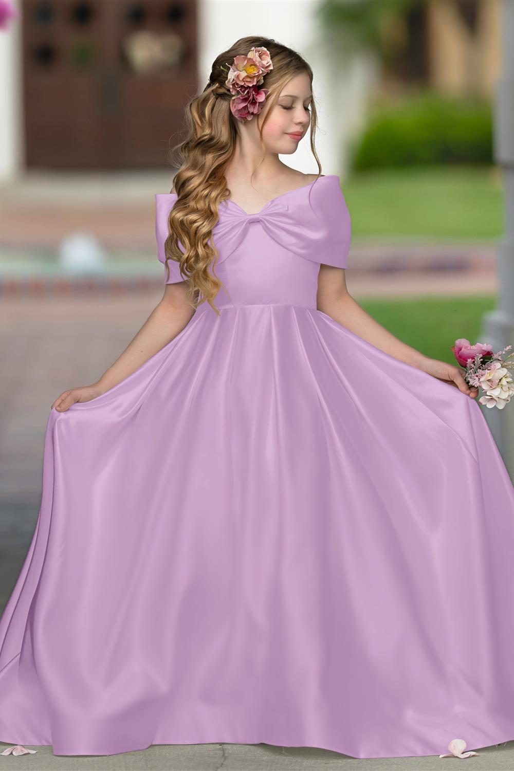 Elegant Ivory Satin Princess Ball Gown with Sweep Train and Bow for Flower Girls