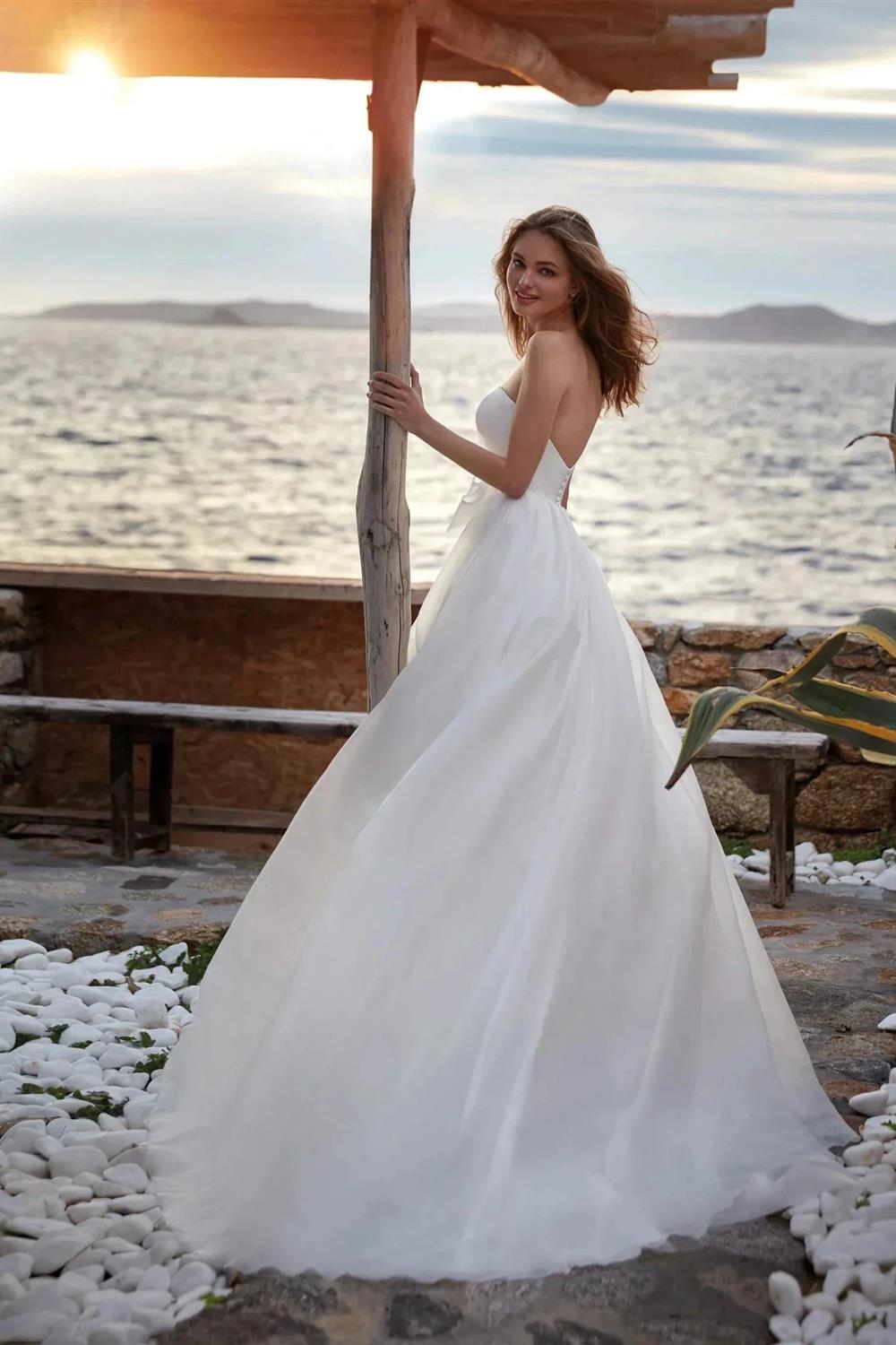A-Line Gorgeous Round Neck Wedding Dresses Women's Sexy Sleeveless Formal Beach Party Bridal Gowns Plus Size Vestido De Casament (ZD14194)