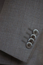 Traje de Boda de 3 Piezas en Lana Color Taupe para Novio y Padrinos, Corte Entallado
