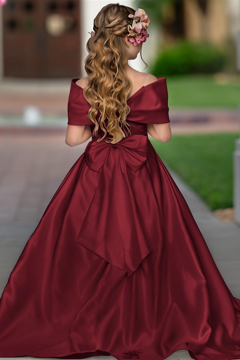 Elegant Ivory Satin Princess Ball Gown with Sweep Train and Bow for Flower Girls