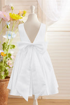 Elegant A-line Satin V-Back Bow Knee-length Flower Girl Dress