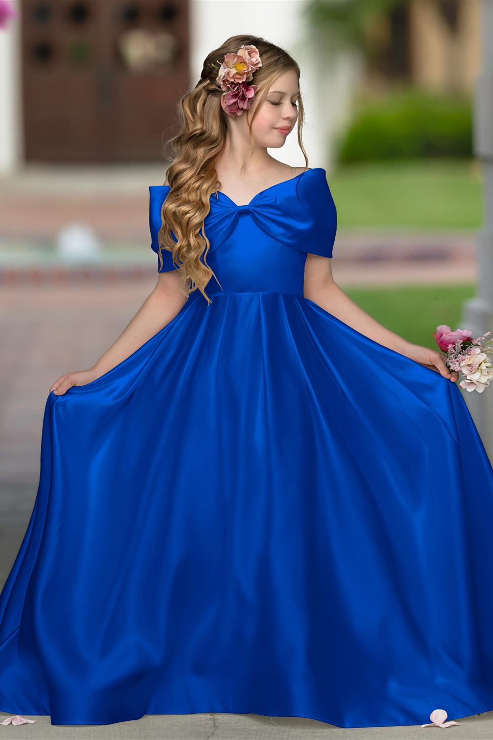 Elegant Ivory Satin Princess Ball Gown with Sweep Train and Bow for Flower Girls