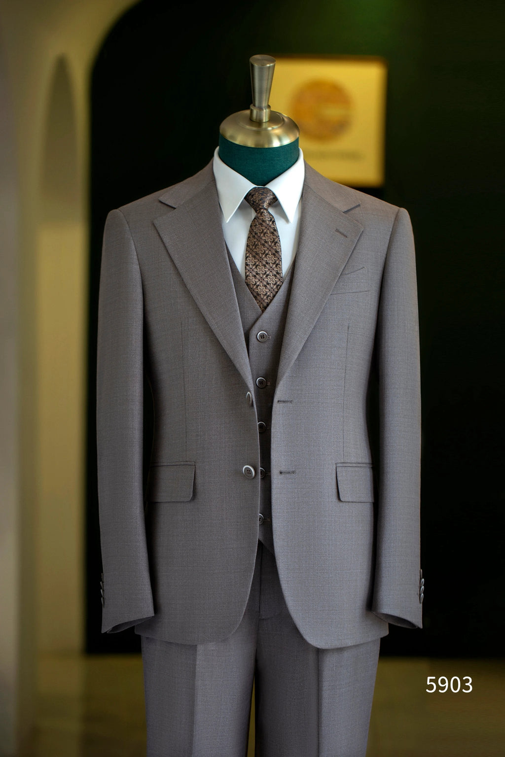 Traje de Boda de 3 Piezas en Lana Color Taupe para Novio y Padrinos, Corte Entallado