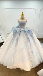Robe de bal bleu clair enchanteresse, bustier sans bretelles, en tulle perlé, robe de mariée avec accents papillons en relief 3D Ye-2016