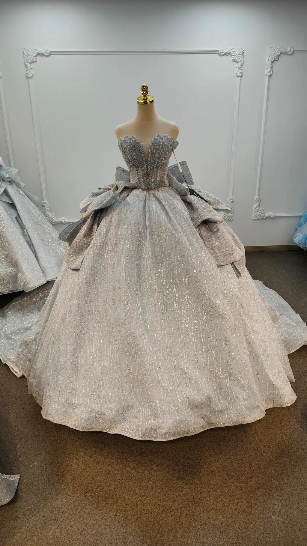 Robe de mariée bleu clair rêveuse à corsage en cœur, jupon bouffant avec tulle à paillettes, perles et grand nœud Ye-2029