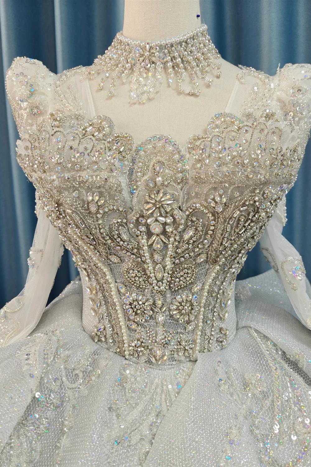 Magnifique robe de bal de mariage à col montant ornée de sequins avec broderie en cristal et manches longues transparentes Ye-2021