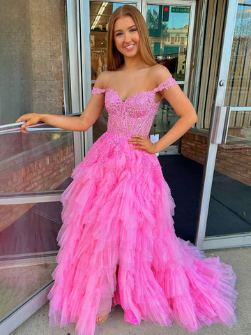 Kashi | Vestido de fiesta de tul con hombros descubiertos y apliques color champán