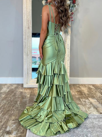 Kiran | Meerjungfrau-Ballkleid aus Satin mit V-Ausschnitt und Rüschenrock in Salbeigrün
