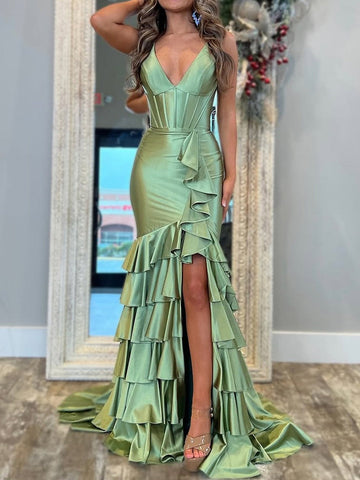 Kiran | Meerjungfrau-Ballkleid aus Satin mit V-Ausschnitt und Rüschenrock in Salbeigrün