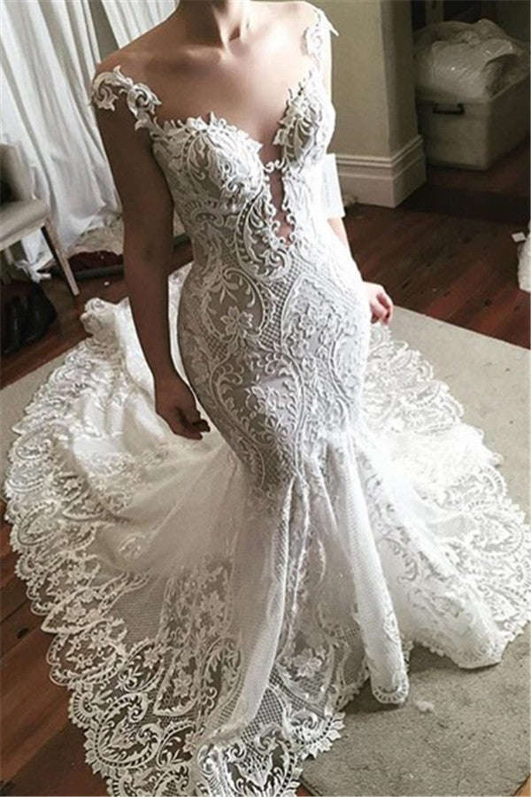 Lace Mermaid Wedding Dress Glamorous Sheer Tulle Bridal Wears with Buttons
