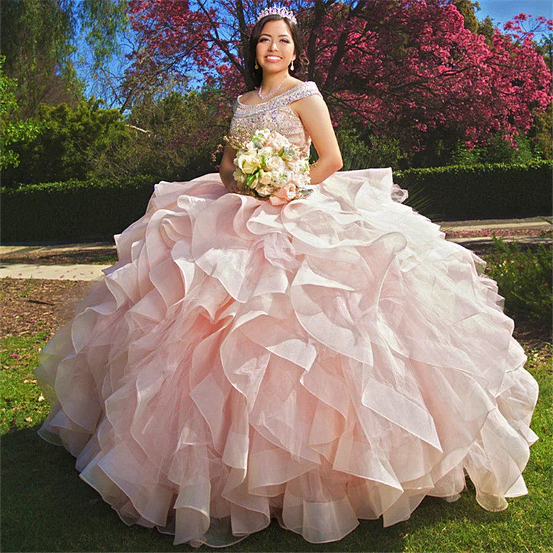 Dernière robe longue de bal en organza col bateau pour Quinceañera