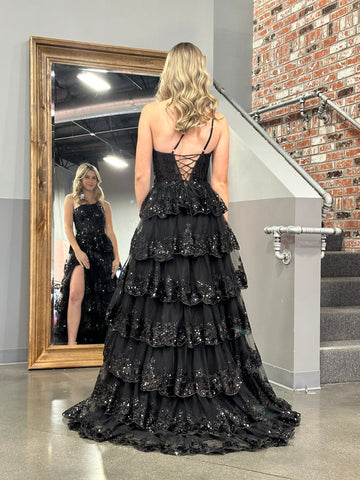 Livia | Langes Ballkleid aus Spitze mit einer Schulter und Stufen