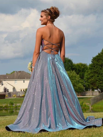 Langes, ärmelloses A-Linien-Abschlusskleid mit offenem Rücken und Schlitz