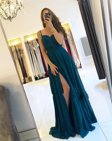 Vestido de fiesta largo de gasa con escote en forma de A y abertura