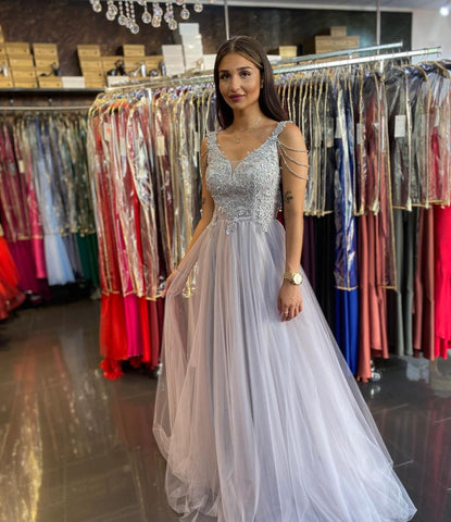 Vestido de fiesta largo de tul con escote en forma de A, encaje con cuentas y espalda descubierta