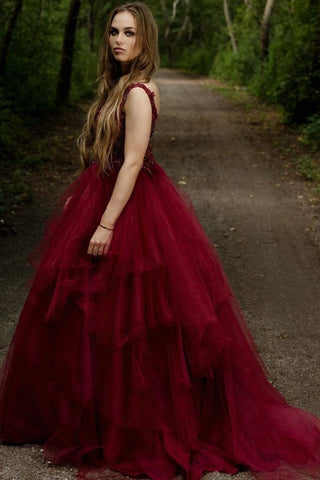 Langes, rückenfreies Ballkleid aus Tüll in A-Linie mit V-Ausschnitt, Spitzenapplikationen