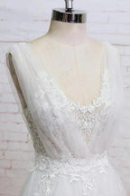 Long A-line V-neck Appliques Lace Tulle Wedding Dress by BIZTUNNEL