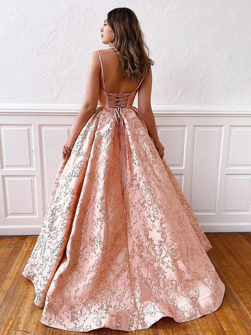 Langes, rückenfreies A-Linien-Ballkleid aus Spitze mit V-Ausschnitt und Korsettrücken