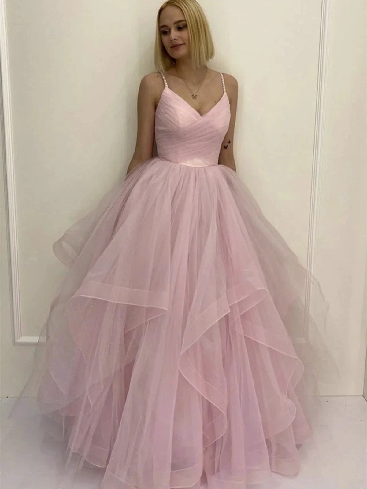 Lange A-Linie V-Ausschnitt Flauschige Tüll Ballkleider Rosa Formale Abendkleider