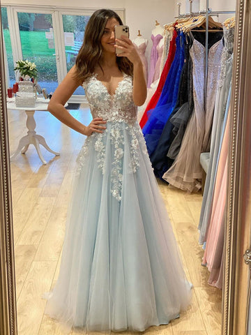 Vestidos de graduación formales con escote en V, tul, encaje y flores 3D