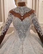 Robe de bal longue col haut avec application scintillante en satin pour mariage à manches longues