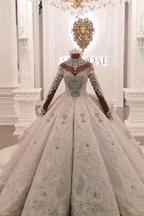 Robe de bal longue col haut avec application scintillante en satin pour mariage à manches longues