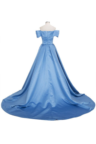 Vestido de fiesta largo de satén azul con hombros descubiertos y abertura