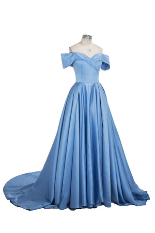 Vestido de fiesta largo de satén azul con hombros descubiertos y abertura