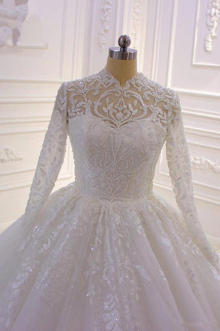 Vestido de novia largo de cuello alto con apliques de encaje y mangas